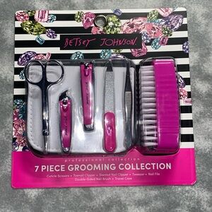 Betsey Johnson Grooming Collection 7 Piece Mani Pedi Set NIB Pink Gems Stripes